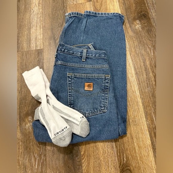 Carhartt Men's Relaxed Fit 32x28 with socks :) - Picture 1 of 12